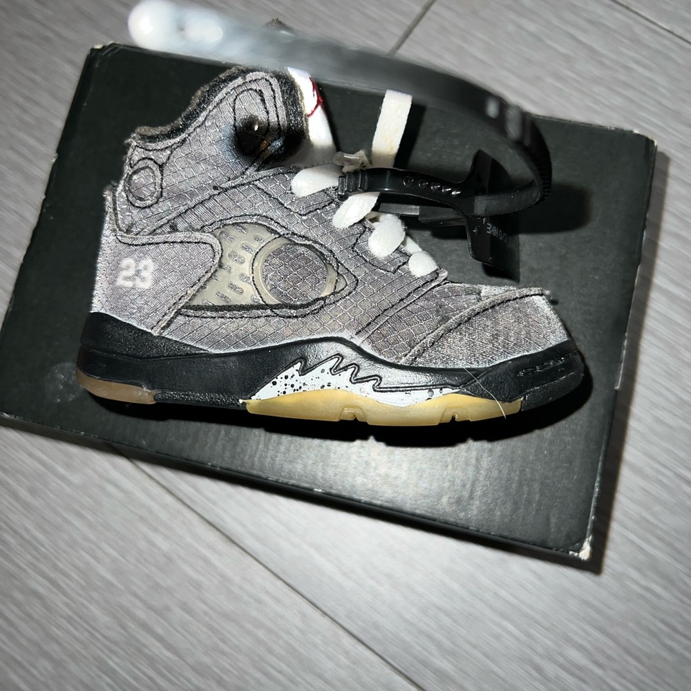 Off white air jordan 5 Muslin infant sz 5C